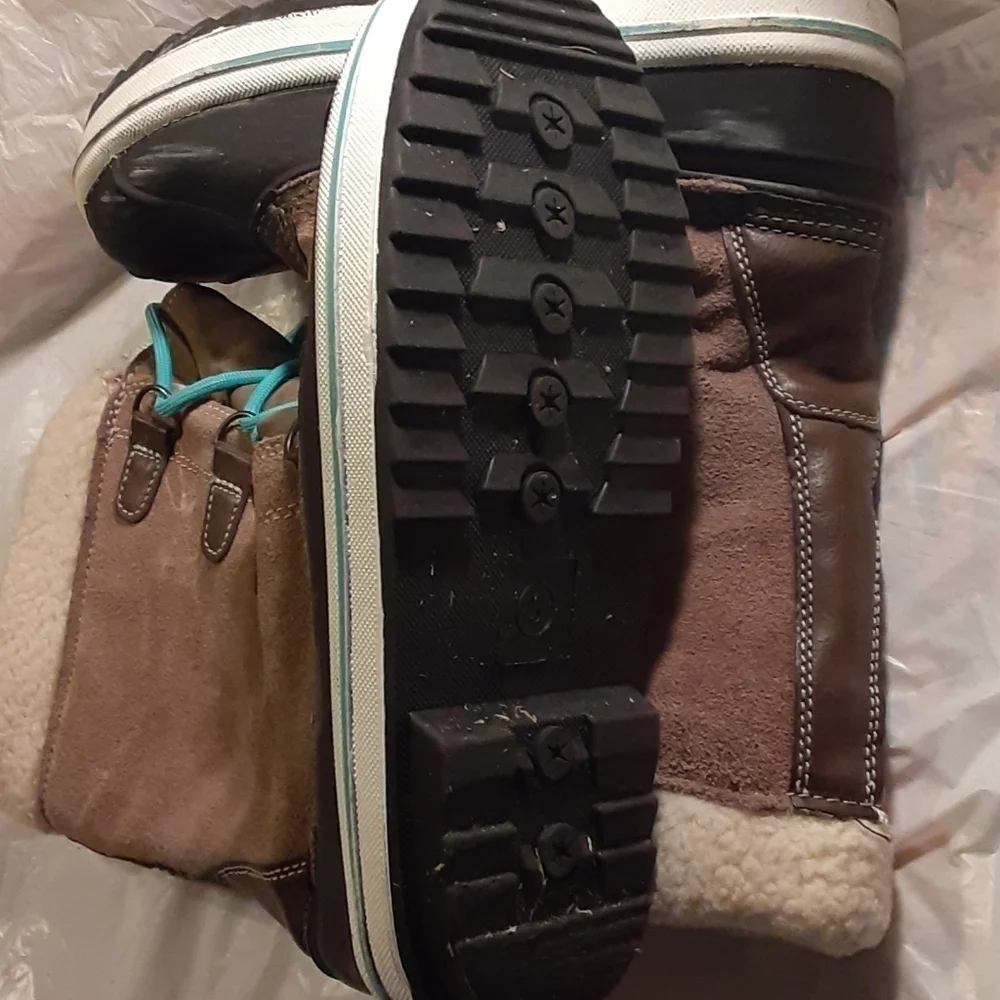 Cat and Jack Thermolite Boots
